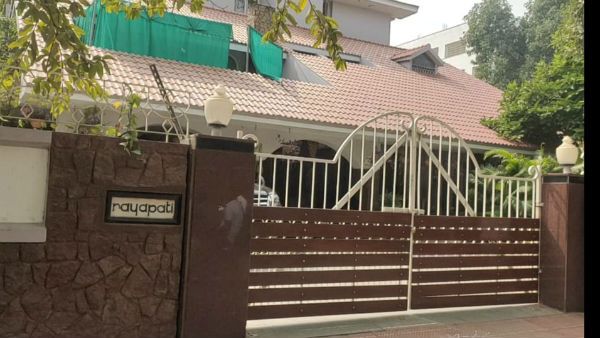 టీడీపీ మాజీ ఎంపీ రాయపాటి ఇళ్లలో సీబీఐ సోదాలు- ట్రాన్స్‌ట్రాయ్‌ రుణాల ఎగవేతపై