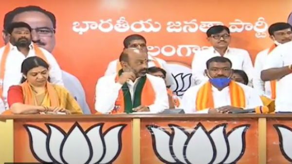 బీజేపీలో చేరిన జీవితా రాజశేఖర్: బండి సంజయ్ చర్యతో అంతా షాక్, పార్టీ మార్పులపై సెటైర్లు