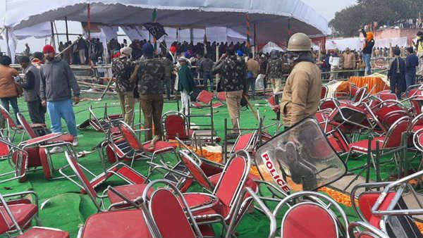 రైతులపై టియర్ గ్యాస్ -సీఎంకు చుక్కలు చూపించారు -మహాపంచాయిత్ వేదిక ధ్వంసం