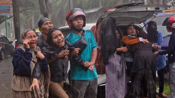 ఇండోనేసియా భూకంపం: 42కు పెరిగిన మృతులు -వందల ఇళ్లు ధ్వంసం -చీకట్లో సులవేసి దీవి