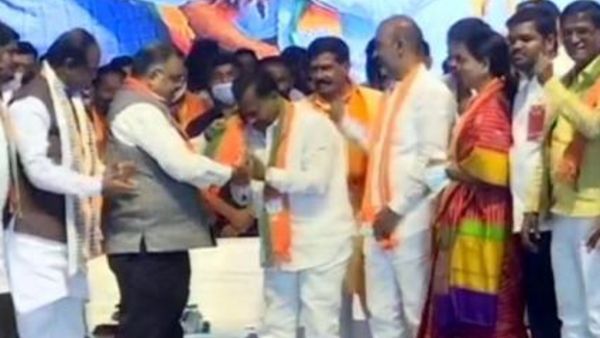 బండి సంజయ్ సమక్షంలో బీజేపీలో చేరిన మాజీ మంత్రి చంద్రశేఖర్