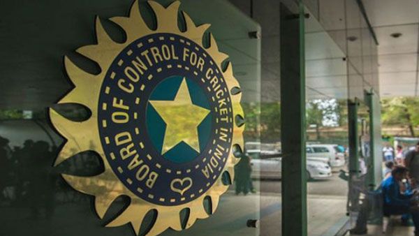 టీమిండియా క్రికెటర్‌తో ఢిల్లీ నర్సుకు ఏం పని? డాక్టర్‌గా పరిచయం: బీసీసీఐ వద్ద కీలక రిపోర్ట్