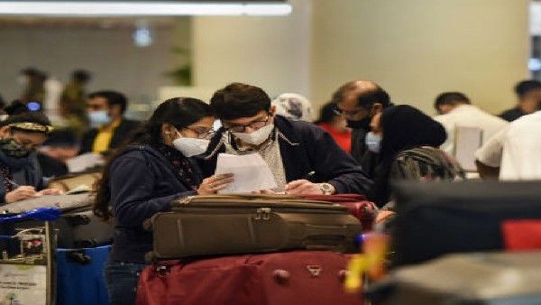 పెరుగుతున్న కరోనా కొత్త స్ట్రెయిన్ లు ; దేనికీ లొంగని వైరస్ గా మారే ఛాన్స్ ..పెను ముప్పుపై నిపుణుల వార్నింగ్