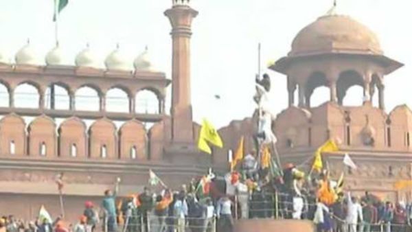 'మోదీ సర్కార్‌కు సందేశం పంపేందుకే... ఎర్రకోటపై రైతు జెండా.. లక్ష్యం చేరేవరకూ విశ్రమించం..'