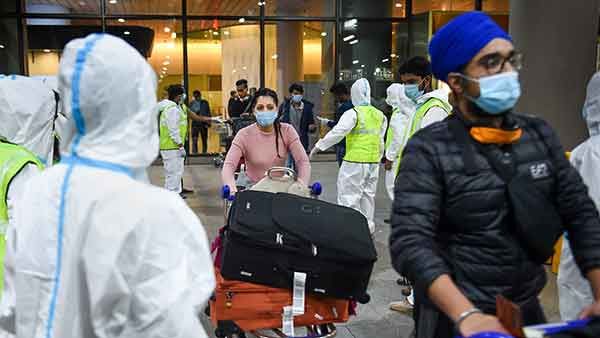 హైదరాబాద్ లో కరోనా కొత్త స్ట్రెయిన్ భయం .. బ్రిటన్ నుండి వచ్చిన 15 మందికి పాజిటివ్