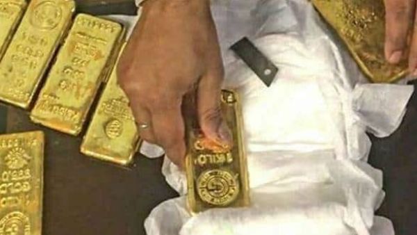 మలద్వారంలో బంగారం... అక్రమ రవాణా.. పట్టుకున్న కస్టమ్స్ అధికారులు...