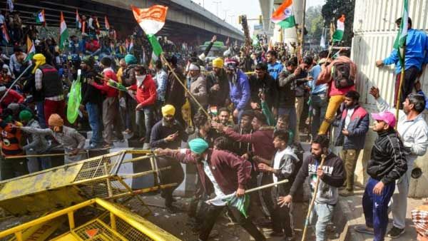 కిసాన్ పరేడ్ లో విషాదం; ఓ రైతు మరణం..పోలీసుల ఫైరింగ్ వల్లే అంటూ రైతుల నిరసన