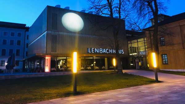 కొత్త ఏడాదిలోకి అడుగుపెట్టిన ప్రపంచం- కరోనా భయాలు, ఆంక్షలు, కర్ఫూల మధ్య వేడుకలు