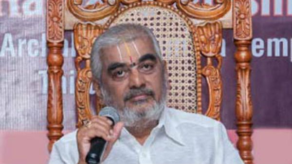 దేవాలయాల పునర్నిర్మాణం వేళ.. వైఎస్ జగన్‌కు రమణ దీక్షితులు కొత్త డిమాండ్