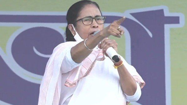 దీదీకి షాకిచ్చి పార్టీ పదవులకు ఎమ్మెల్యే రాజీనామా.. సొంత పార్టీ నేతలపై ఆరోపణలకు షోకాజ్ నోటీస్ జారీ