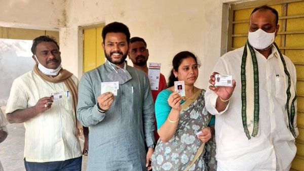 జైలు నుండి విడుదలైన అచ్చెన్నాయుడు .. నిమ్మాడ పంచాయతీ పోలింగ్ వేళ కన్నీరు పెట్టుకున్న అచ్చెన్న.. ఆపై సవాల్