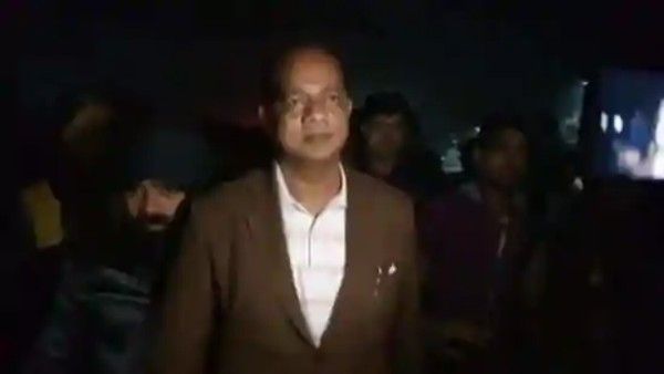 బెంగాల్ మంత్రిపై బాంబు దాడి, మరో ఇద్దరికీ గాయాలు.. మినిష్టర్ పరిస్థితి క్రిటికల్..