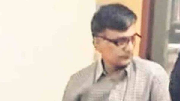 ఈడీ మాజీ అధికారి బొల్లినేని శ్రీనివాస గాంధీపై కఠిన చర్యలు: జగన్, సుజనా చౌదరి హైప్రొఫైల్