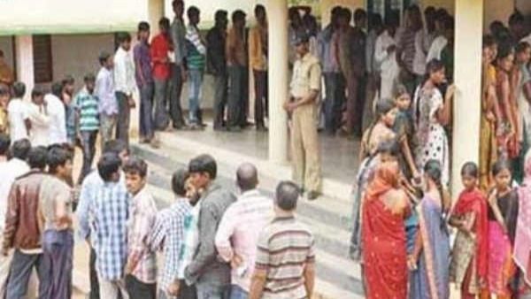 అక్కడ పంచాయతీ.!ఇక్కడ పట్టభద్రుల ఎన్నికలు.!మొదలైన ప్రచార వేడి.!రెండు రాష్ట్రాల్లో అదే హడావిడి.!