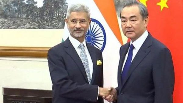 భారత్‌-చైనా సంబంధాల్లో కీలక అడుగు- ఇరుదేశాల విదేశాంగమంత్రుల మధ్య హాట్‌లైన్‌