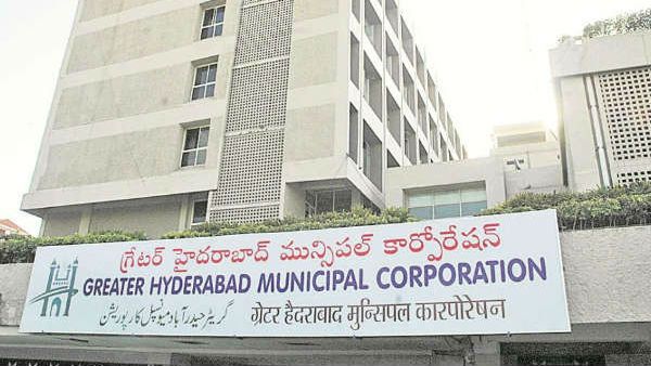 గ్రేటర్ కొత్త మేయర్‌ విజయలక్ష్మిపై మొదలైన విమర్శలు , మేయర్ అనుచరుడికి జీహెచ్ఎంసీ షాక్, భారీ ఫైన్