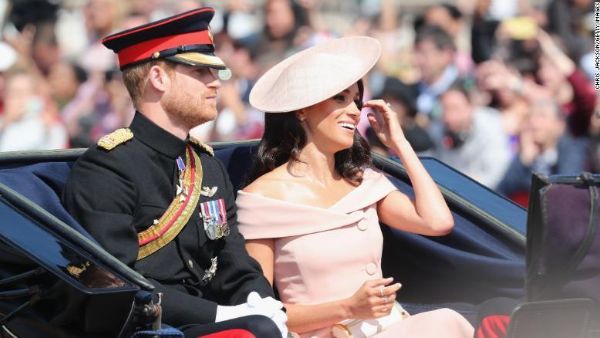 బ్రిటన్ రాజకుటుంబానికి ప్రిన్స్‌ హ్యారీ దంపతుల గుడ్‌బై-అచ్చు బాహుబలి తరహాలోనే..