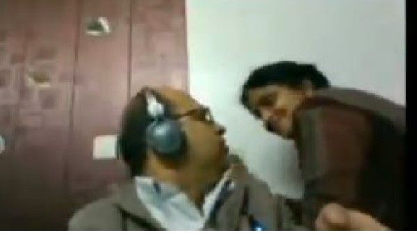 Viral video : భర్త సీరియస్‌గా జూమ్‌ మీటింగ్‌లో ఉండగా... భార్య కొంటె పని...