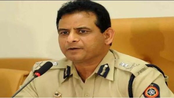 ముకేష్ అంబానీ బాంబ్ స్కేర్: ముంబైకి కొత్త పోలీస్ కమిషనర్‌గా హేమంత్ నగ్రాలే, పరమ్ బీర్ బదిలీ