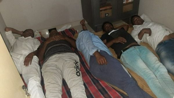 షుగర్ ఫ్యాక్టరీ తెరిపించండి, అసెంబ్లీ వద్ద రైతుల ఆందోళన, అరెస్ట్ (వీడియో)