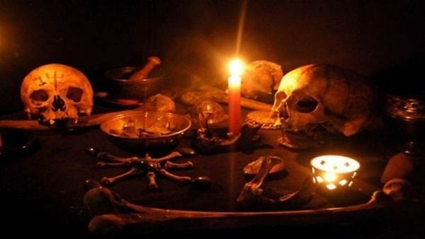 క్షుద్రపూజ..ఒంటిపై దుస్తులు లేకుండా: మైనర్ బాలికకు రూ.50 కోట్లు ఎర