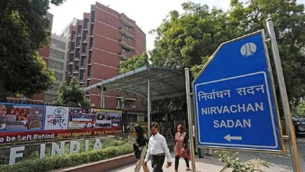 టీఎంసీపై ఈసీ భగ్గు: లేఖ తప్పుల తడక అంటూ నిప్పులు