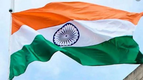 జాతీయ పతాకంతో డిజైన్ చేసిన కేక్ కట్ చేయడంపై మద్రాస్ హైకోర్ట్ సంచలన తీర్పు