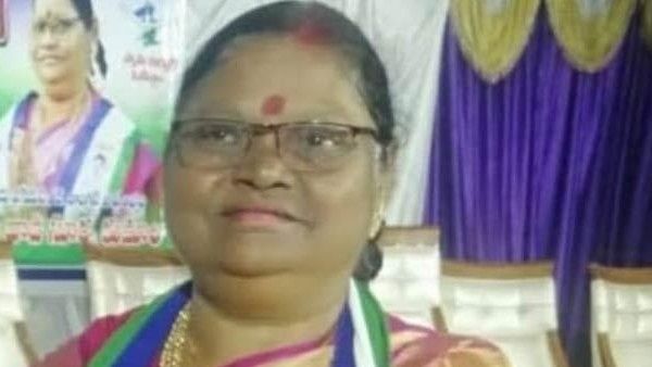 విశాఖ వైసీపీలో విషాదం: కొత్తగా ఎన్నికైన జీవీఎంసీ కార్పొరేటర్ సూర్యకుమారి హఠాన్మరణం
