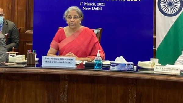 41 శాతం ఆదాయం రాష్ట్రాలకే.. పెట్రో ధరలపై కేంద్ర-రాష్ట్రాలు సమీక్షించాలి: నిర్మల