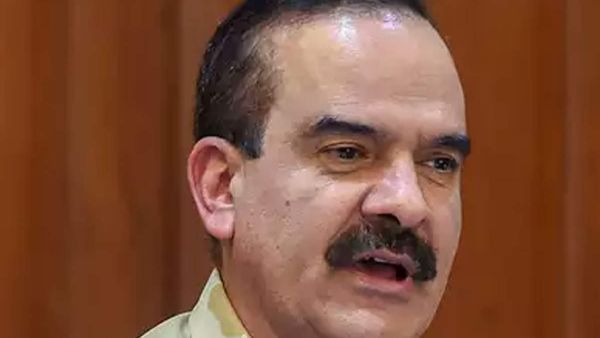 ఎఫ్ఐఆర్ ఏదీ ? మీరు చట్టానికి అతీతులా- పరమ్‌బీర్‌ సింగ్‌కు బోంబే హైకోర్టు ప్రశ్నలు