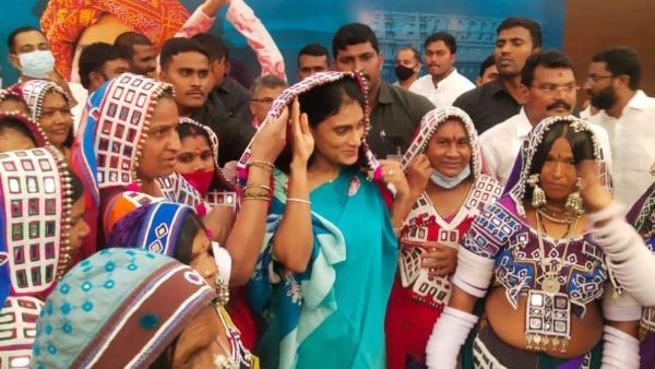 కోహినూర్ వజ్రంలాంటి పాలమూరు: లంబాడీ వస్త్రధారణలో వైఎస్ షర్మిల: చంద్రబాబుపై సెటైర్లు