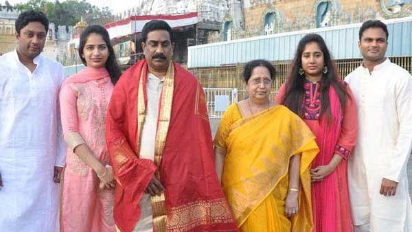 ఏబీఎన్-ఆంధ్రజ్యోతి ఎండీ వేమూరి రాధాకృష్ణకు సతీవియోగం: చంద్రబాబు సంతాపం