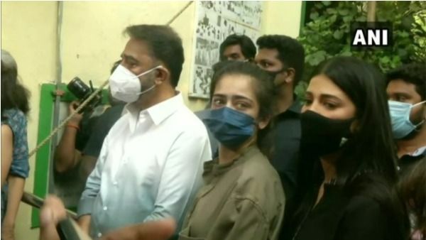 5 రాష్ట్రాల్లో కొనసాగుతోన్న పోలింగ్ -కూతుళ్లతో కలిసి ఓటేసిన కమల్ -అస్సాంలో మళ్లీ భూకంపం