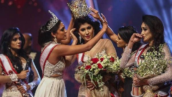 viral video : మిసెస్‌ వరల్డ్‌ పోటీల్లో షాకింగ్‌- విజేత కిరీటం లాక్కొన్న మాజీ విన్నర్‌