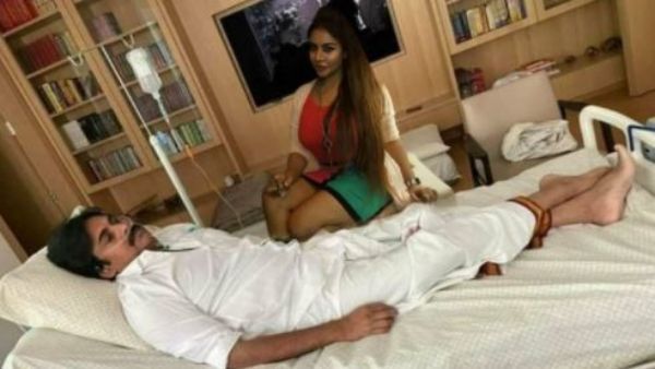 పవన్ కాళ్లు పిసికి రుణం తీర్చుకుంటా... గురూజీకి నా సేవలందిస్తా... పవన్‌పై శ్రీరెడ్డి హాట్ కామెంట్స్...