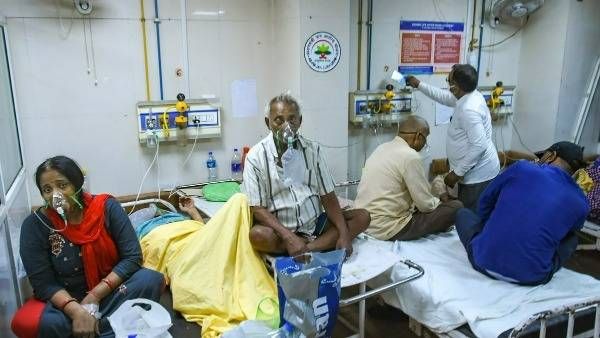 తెలంగాణలో మళ్లీ భారీగా కరోనా కేసులు... 23 మంది మృతి... బ్యాంకు పనివేళల కుదింపు...?