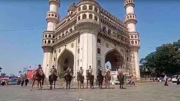 హైదరాబాద్‌లో హైటెన్షన్: చార్మినార్ సహా: పలు ప్రాంతాల్లో మోహరించిన పోలీసు బలగాలు