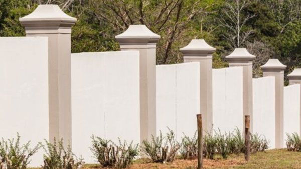 వాస్తు ప్రకారం ప్రహరీ గోడ, గేటు ఎలా ఉండాలి..ఇంట్లో అనర్థాలు జరగవు..!