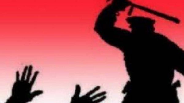 దారుణం: దళిత యువకుడిపై ప్రతాపం, యూరిన్ తాగాలని పీఎస్‌లో హరాస్..