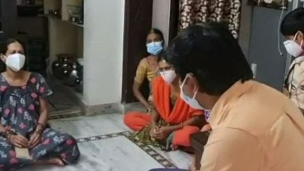 టీఎన్ఆర్ కుటుంబానికి మెగాస్టార్ ఆర్థిక సాయం.. ఆ కోరిక నెరవేరలేదంటూ కన్నీళ్లు పెట్టుకున్న భార్య...