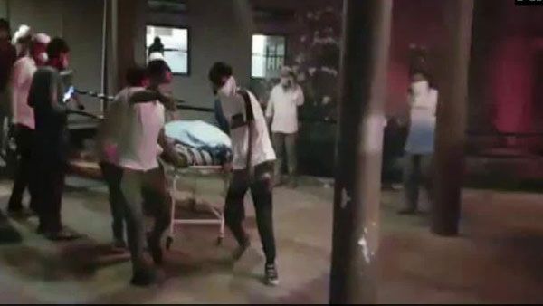 కోవిడ్ ఆస్పత్రిలో చెలరేగిన మంటలు: 18 మంది మృతి, పలువురికి తీవ్రగాయాలు