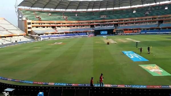 IPL 2021 Suspended Indefinitely: బీసీసీఐ కీలక ప్రకటన: మ్యాచులన్నీ క్లోజ్: కోవిడ్ సెంటర్లుగా స్టేడియాలు