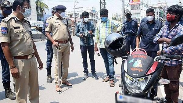 వీడు మాములోడు కాదుగా.. ఎల్ఈడీ ఫోకస్ లైట్లు.. సరిగా కనబడని బైక్, సీజ్