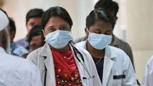 కోవిడ్‌ విధుల్లోకి ఎంబీబీఎస్‌ విద్యార్ధులు-కోరనున్న కేంద్రం- నీట్‌ ఆలస్యం