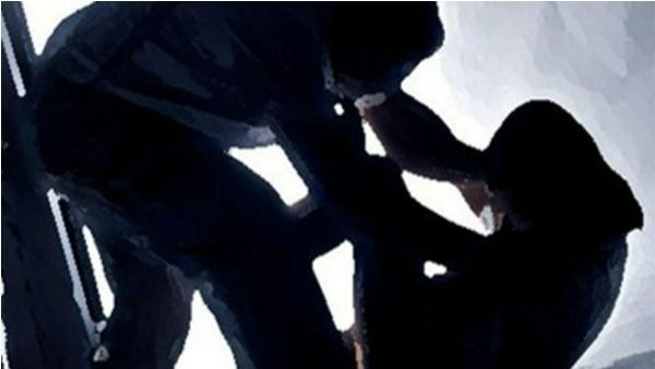 Hospital: కోవిడ్ పాజిటివ్, ఆంటీని రేప్ చేసిన నర్సు, 24 గంటల్లో మృతి, సీక్రెట్ గా మొత్తం చెప్పి !