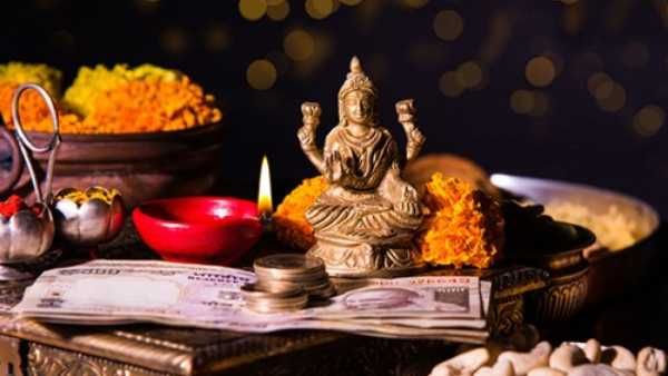 పూజలు శాస్త్రీయత: గృహంలో దేవతా విగ్రహాలు ఎన్ని ఇంచులు ఉండాలి..?