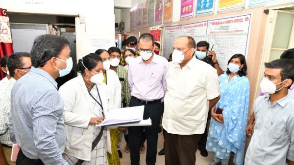నగరంలో కొనసాగుతున్న ర్యాపిడ్ ఫీవర్ సర్వే.!ఆకస్మిక తనిఖీ చేసిన సీఎస్ సోమేష్ కుమార్.!