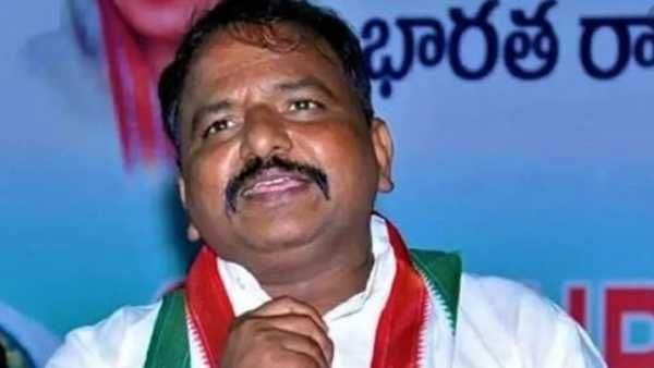 ప్రధాని పబ్లిసిటీ పిచ్చి.!ప్రజలు పిట్టల్లా రాలిపోతున్నా మోదీ పట్టించుకోవట్లేదన్న శైలజానాథ్.!