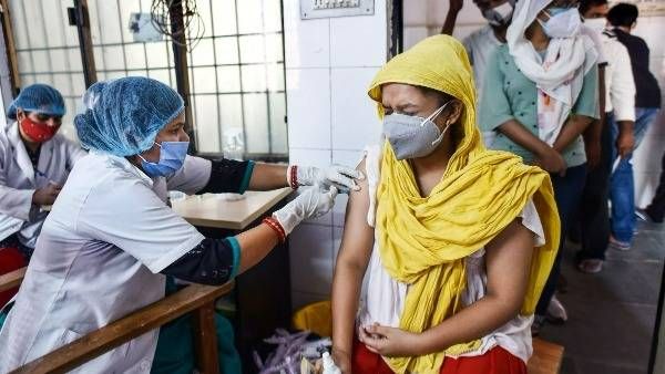 వ్యాక్సిన్ వేసుకుంటే కళ్లు చెదిరే ప్రైజ్ మనీ-కాలిఫోర్నియా బంపర్ ఆఫర్-ప్రపంచవ్యాప్తంగా ఇదే ట్రెండ్