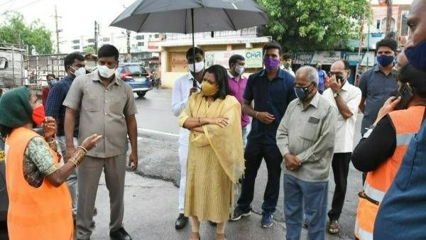 నగరంలో మేయర్ ఆకస్మిక తనిఖీలు.!పారిశుద్ధ్యానికి ప్రాధాన్యత ఇవ్వాలన్న విజయలక్ష్మి.!